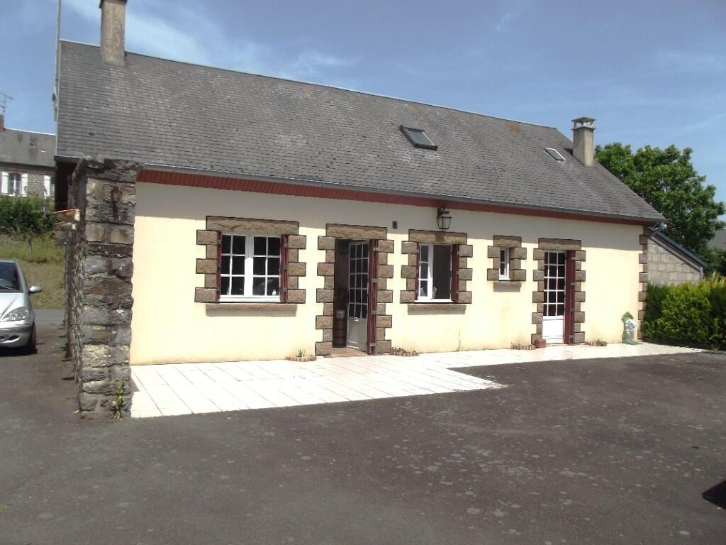 3 bedroom detached house for sale in Barenton, Manche, Normandy, France