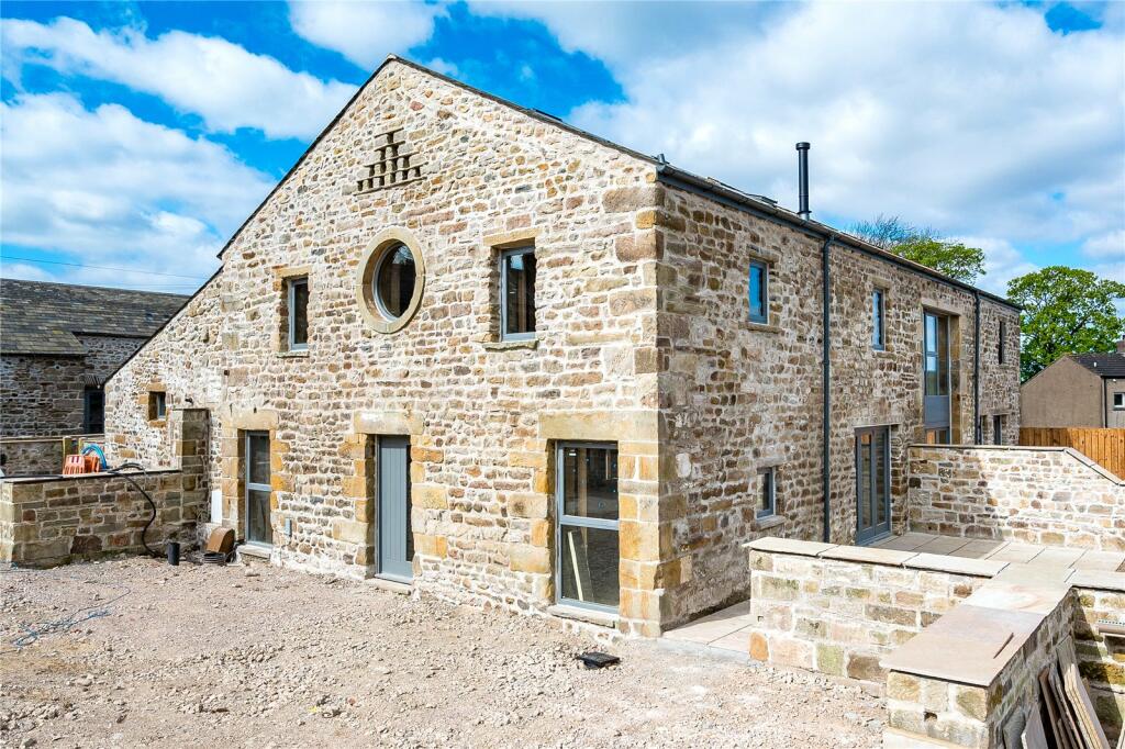 5 bedroom barn conversion for sale in Over Kellet, Carnforth