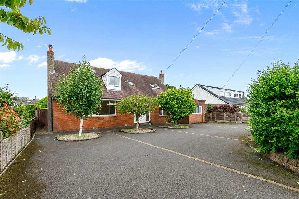 5 bedroom detached house for sale in Throstle Grove, Slyne, Lancashire, LA2