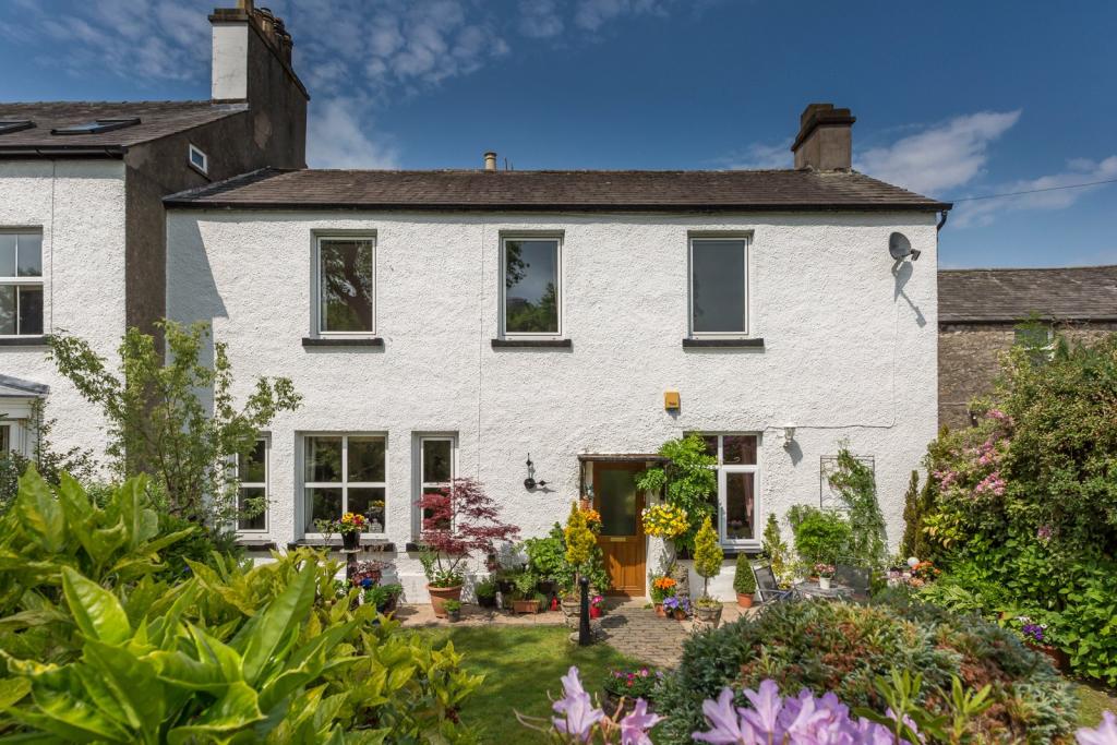 4 bedroom house for sale in Milnthorpe, Cumbria, LA7