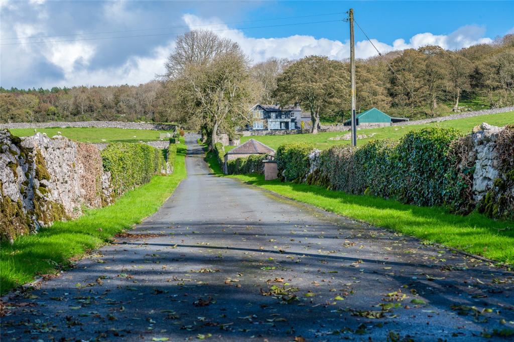 4 bedroom detached house for sale in Crag Road, Warton, Carnforth, LA5