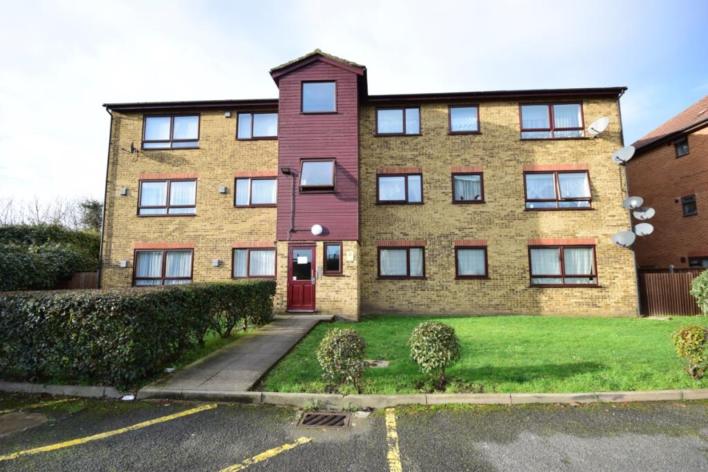 Main image of property: Essex Road, Chadwell Heath, RM6