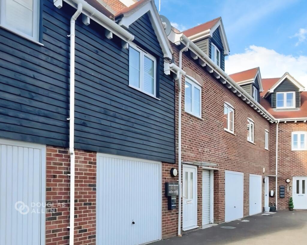 Main image of property: Elm Gardens, Mountnessing, CM15