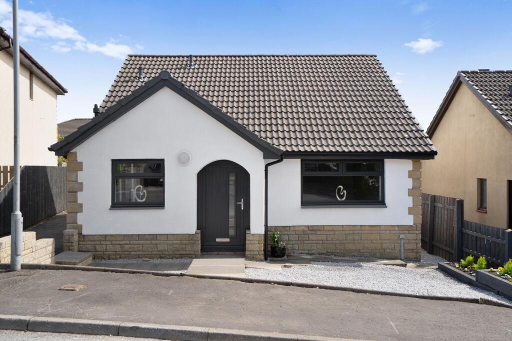 Main image of property: 15 Templand Drive, Cumnock, KA18 1ER