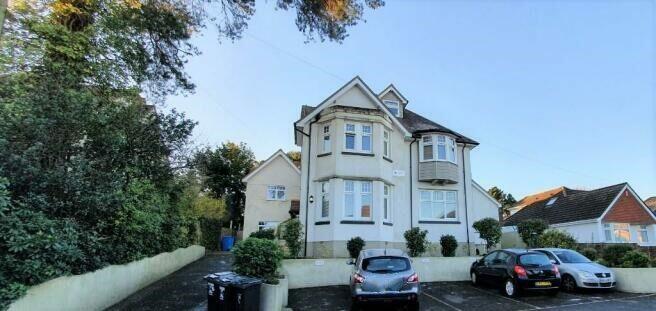2 bedroom flat for rent in Parkstone, BH14