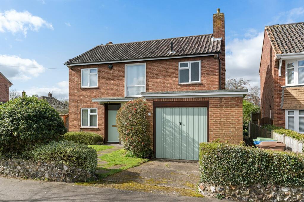 3 bedroom detached house for sale in Welsford Road, Eaton Rise, Norwich NR4