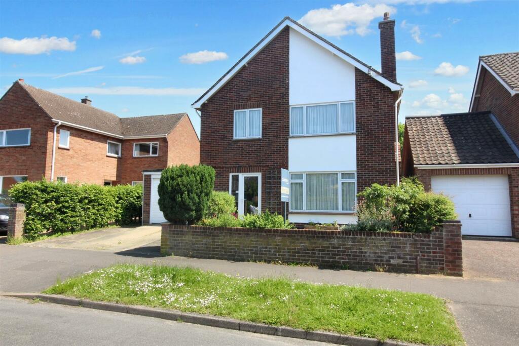 3 bedroom detached house for sale in Welsford Road, Eaton Rise, Norwich
