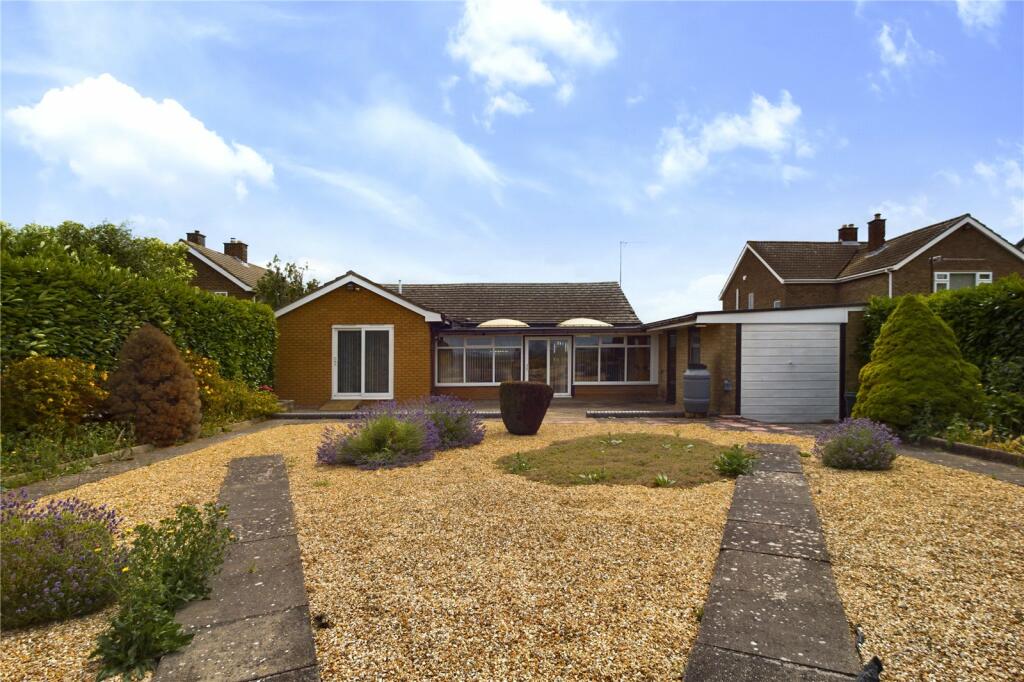 3 bedroom bungalow for sale in Huntingdon Road, Upwood, Ramsey