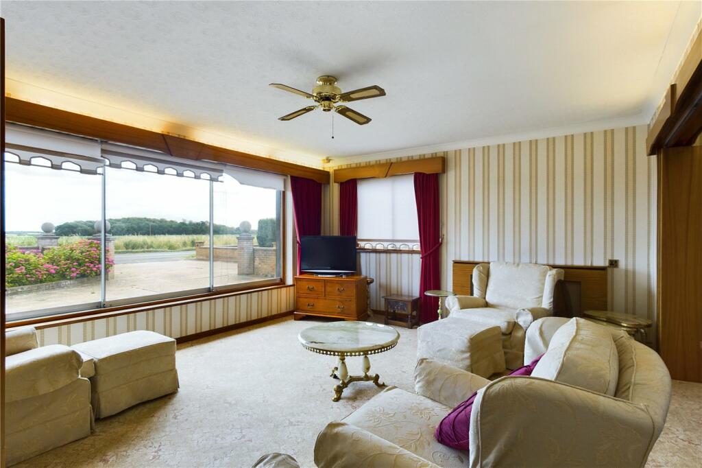 3 bedroom bungalow for sale in Huntingdon Road, Upwood, Ramsey