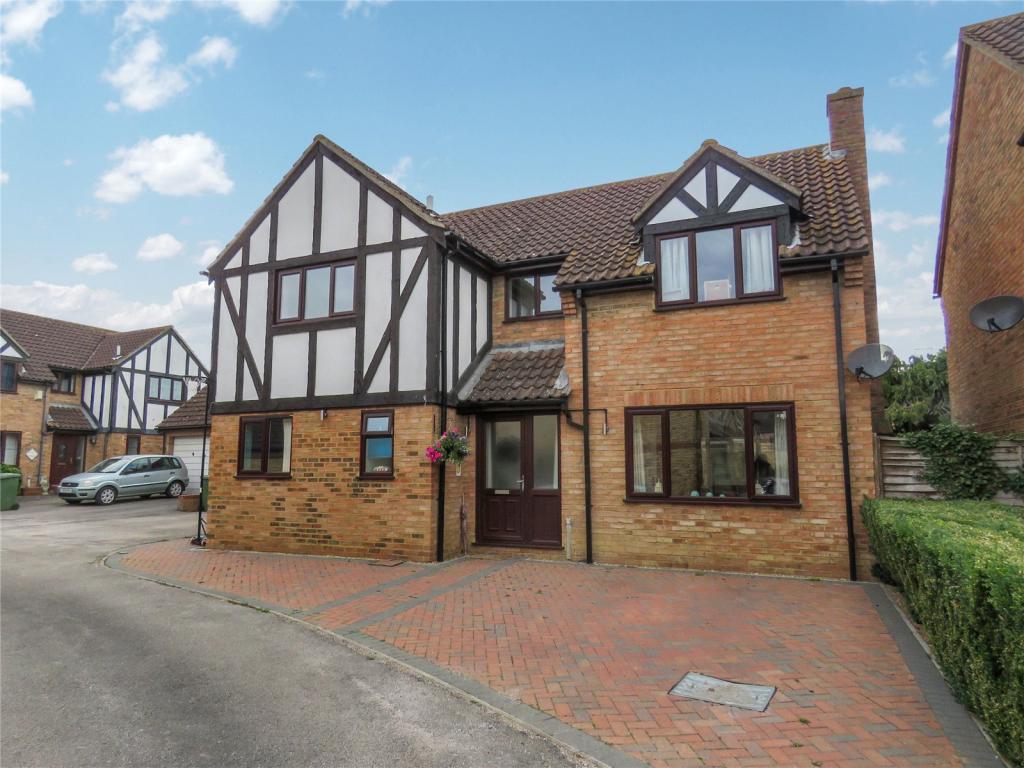 4 bedroom detached house for sale in Pasture Close, Warboys, Huntingdon