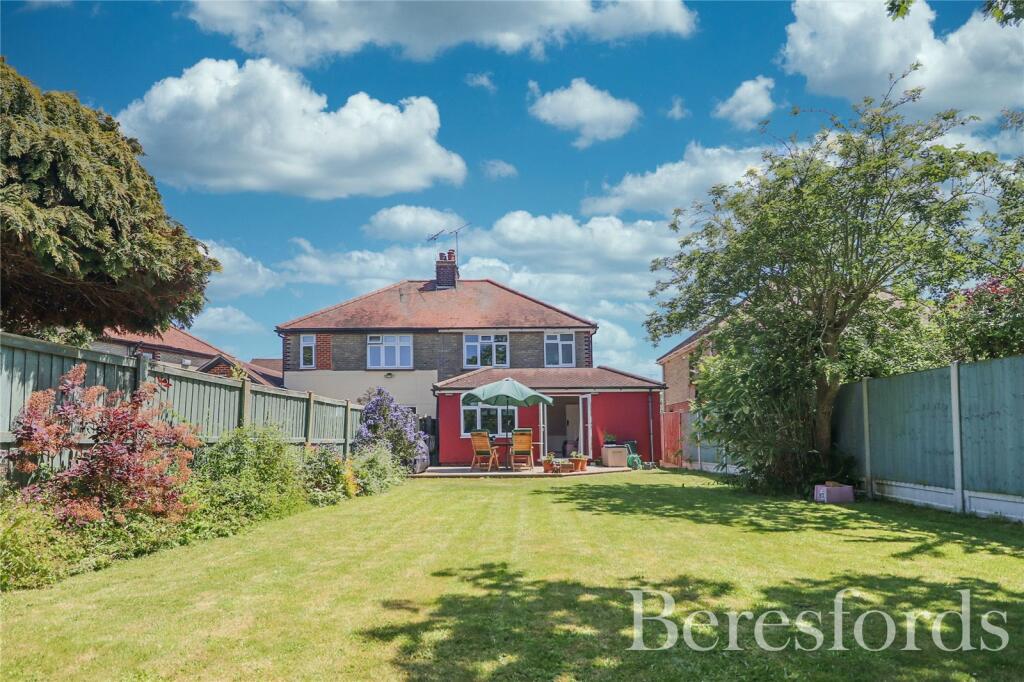 3 bedroom semidetached house for sale in Rickstones Road, Witham, CM8