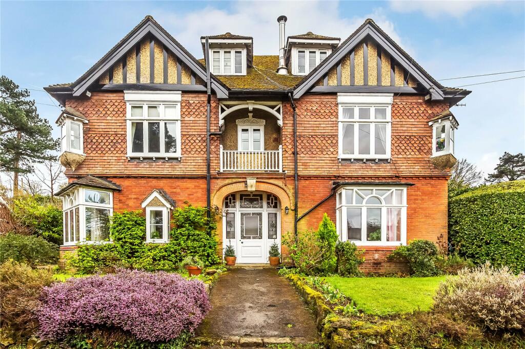 2 bedroom apartment for sale in Westerham Road, Limpsfield, Oxted
