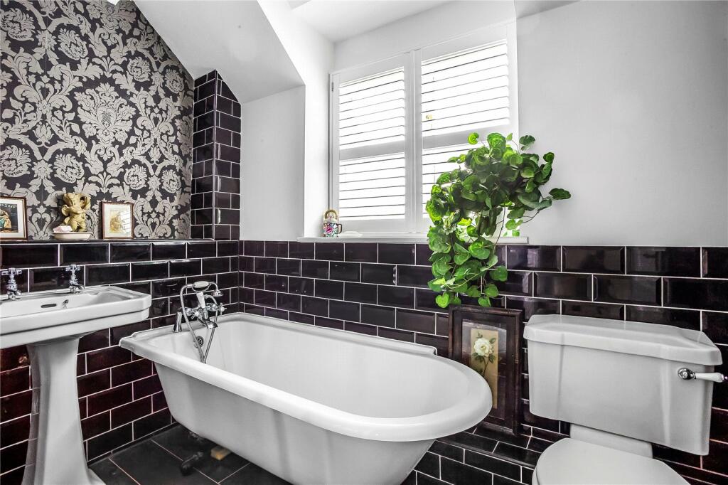 Additional property image - Slines Oak Road, Woldingham, Surrey, CR3