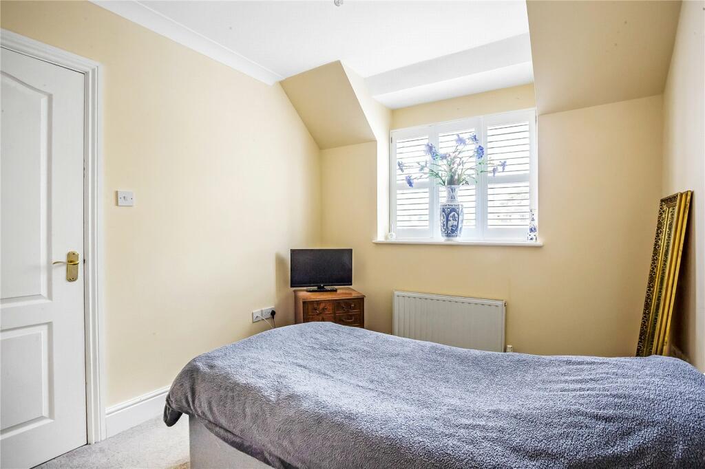 Additional property image - Slines Oak Road, Woldingham, Surrey, CR3