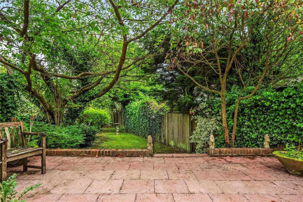 Additional property image - Slines Oak Road, Woldingham, Surrey, CR3