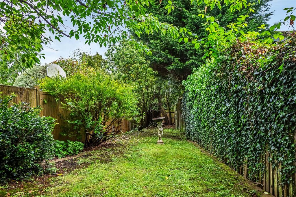 Additional property image - Slines Oak Road, Woldingham, Surrey, CR3