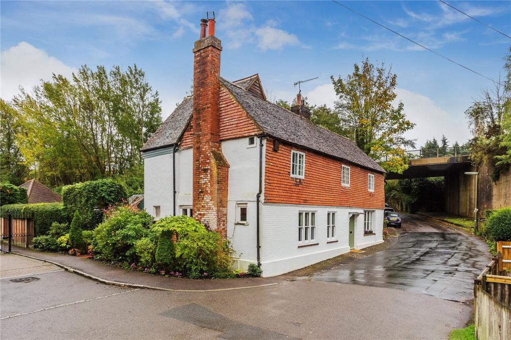 5 bedroom detached house for sale in Brook Hill, Oxted, Surrey, RH8