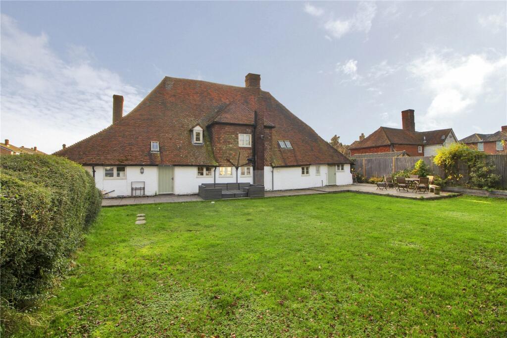 5 bedroom detached house for sale in High Street, Headcorn, Kent, TN27