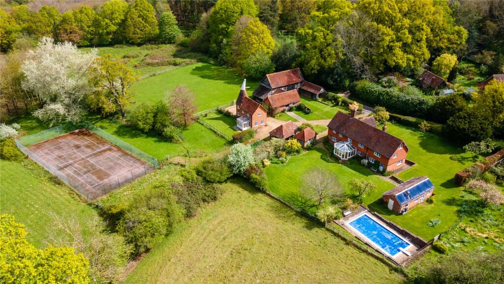 4 bedroom detached house for sale in Cinder Hill Lane, Leigh, Tonbridge