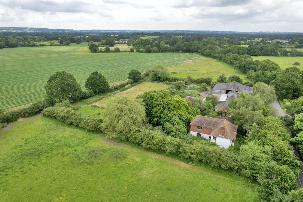 Main image of property: Lenham Road, Headcorn, Ashford, Kent, TN27