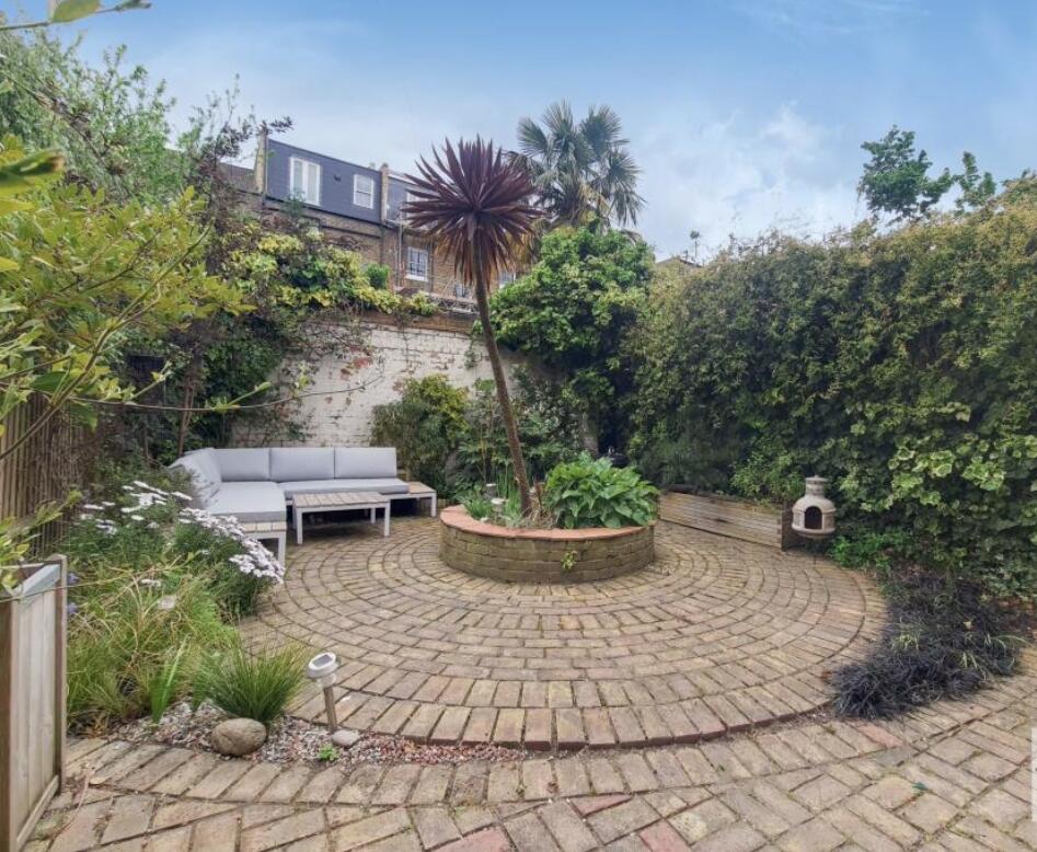 Main image of property: Vestry Mews London SE5