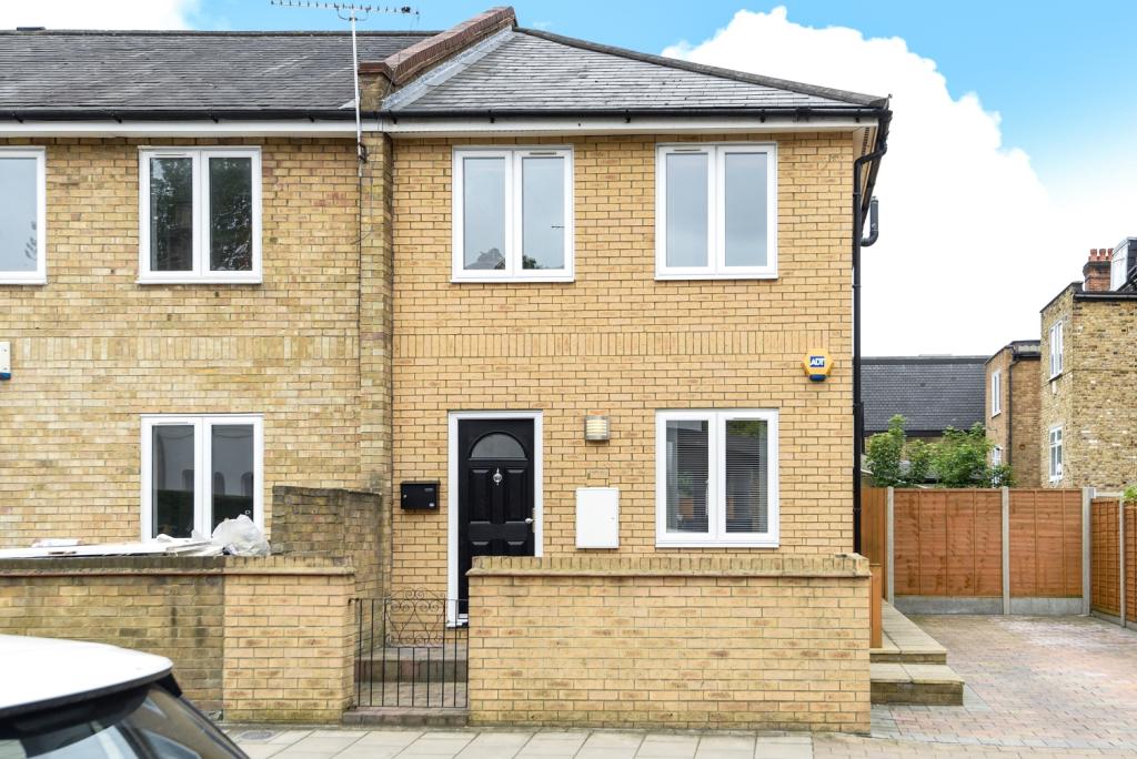 2 bedroom end of terrace house for sale in Cambria Road Camberwell SE5