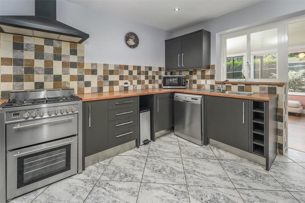 6 bedroom detached house for sale in Chathill Close, Morpeth