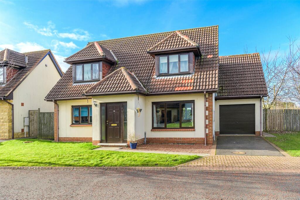 3 bedroom detached house for sale in Grangewood, Stobswood
