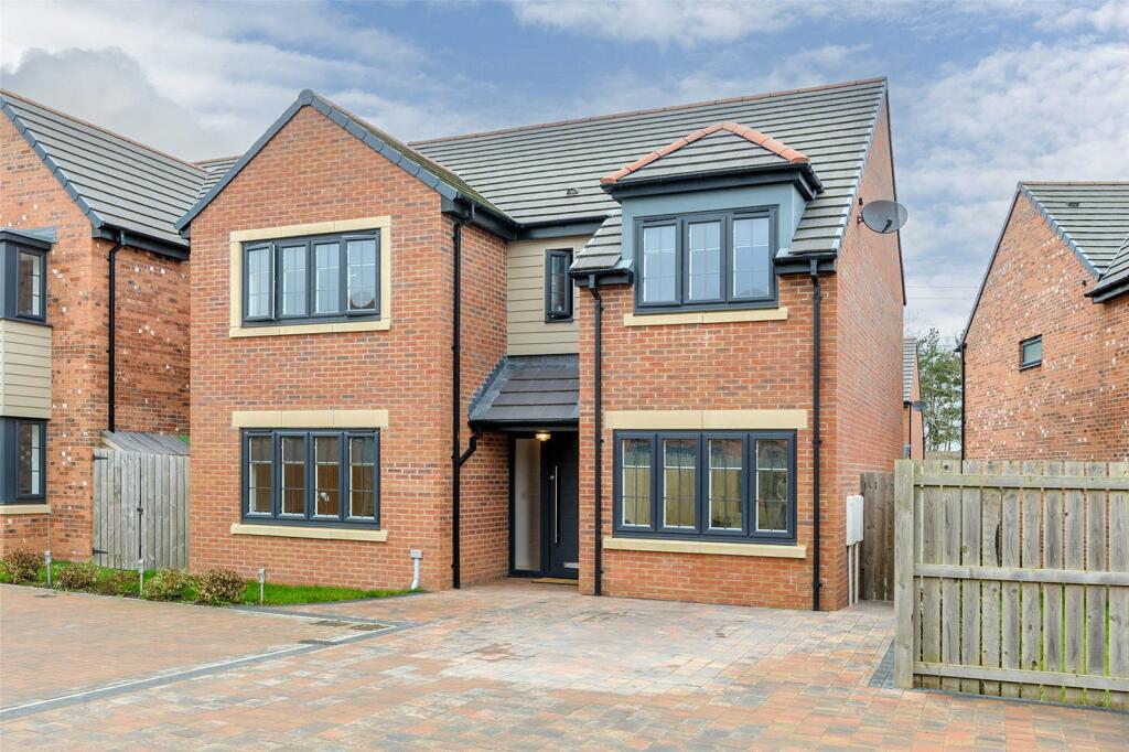4 bedroom detached house for sale in Bevan Court, Hepscott Park