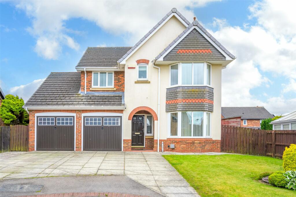 4 bedroom detached house for sale in Warwick Grove, Bedlington