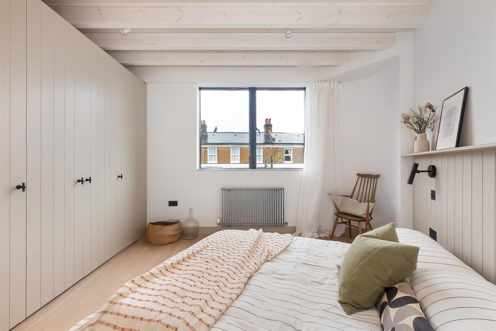 Main image of property: Kings Grove, London