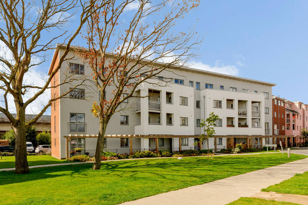 2 bedroom flat for rent in Drummond Grove, Willesborough, TN24