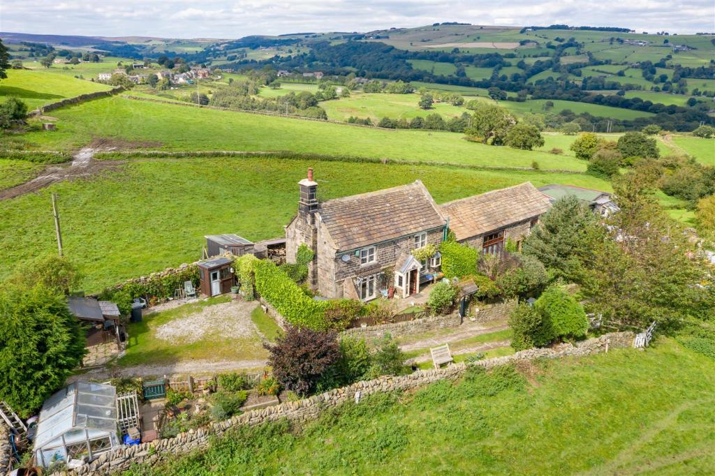 2 bedroom cottage for sale in Hill Top, Dungworth, Sheffield, S6