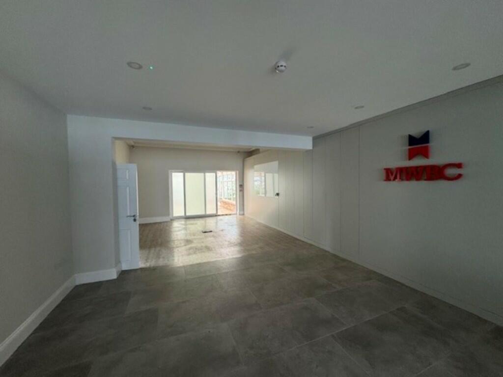 Additional property image - Commercial Property For Rent, Warwick Road, CV35 9ND