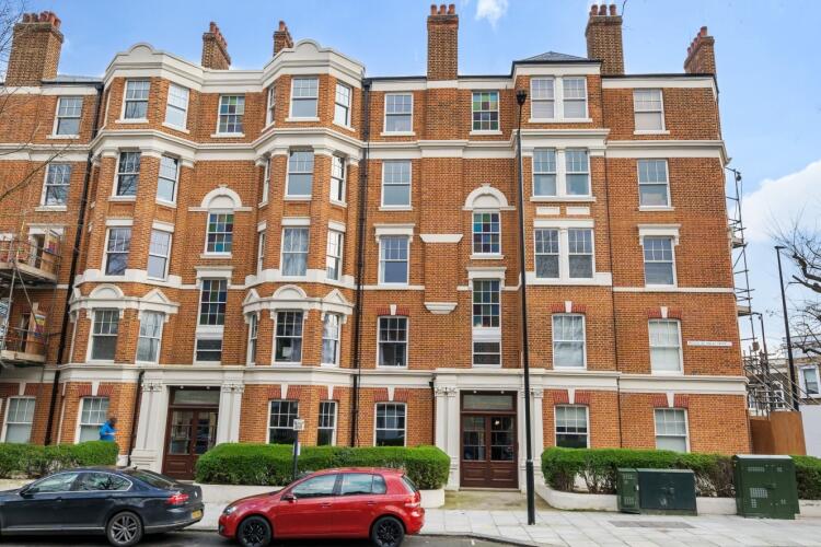 2 bedroom apartment for rent in Prince Of Wales Drive London SW11
