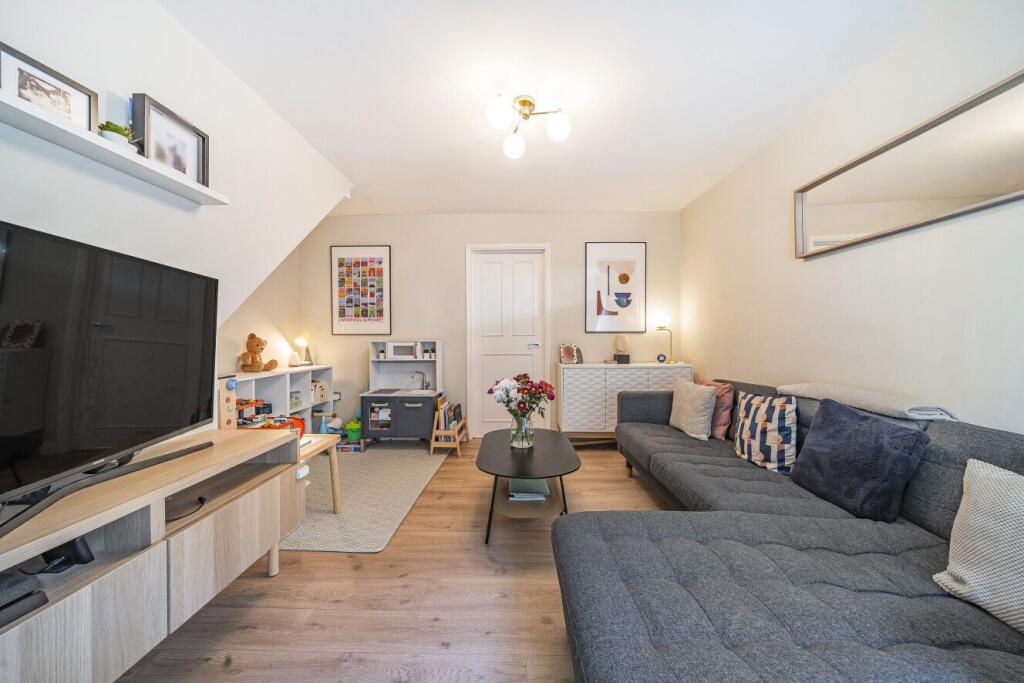 Main image of property: Caroline Place, London, SW11