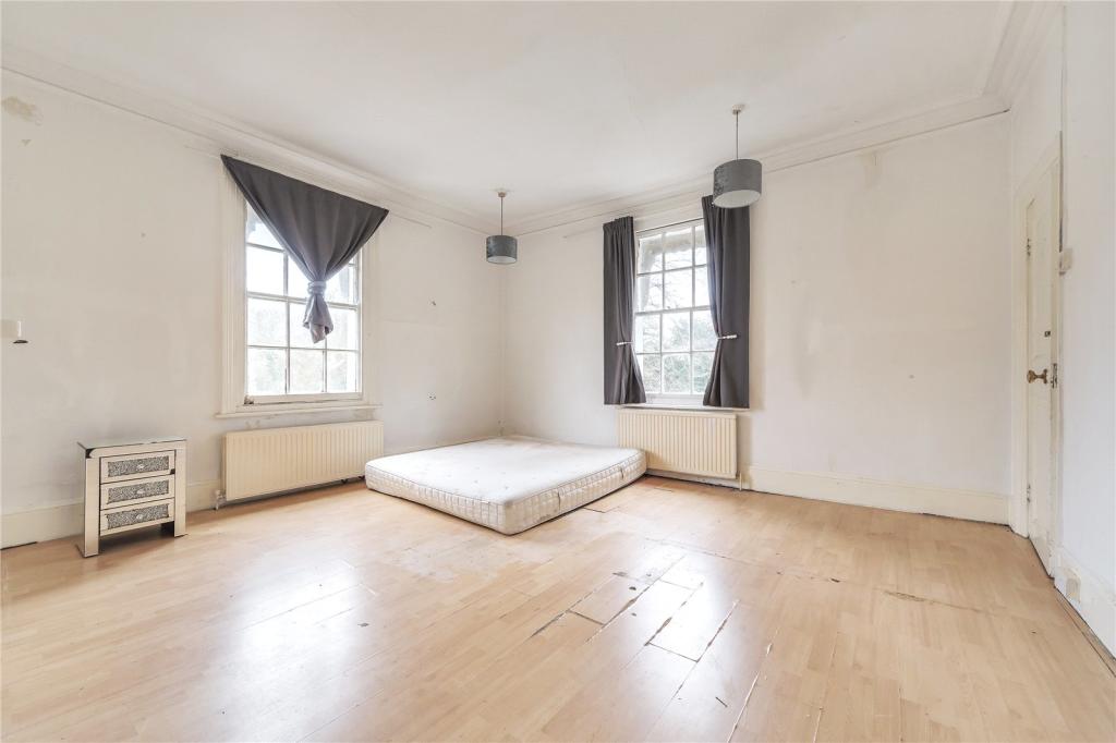 Detached house for sale in Wagon Road, Hadley Wood, Hertfordshire, EN5