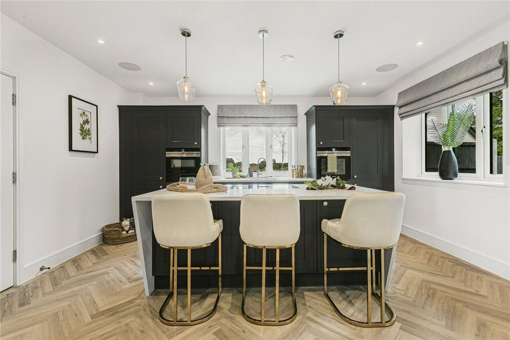 Additional property image - Kentish Lane, Essendon, Hertfordshire, AL9