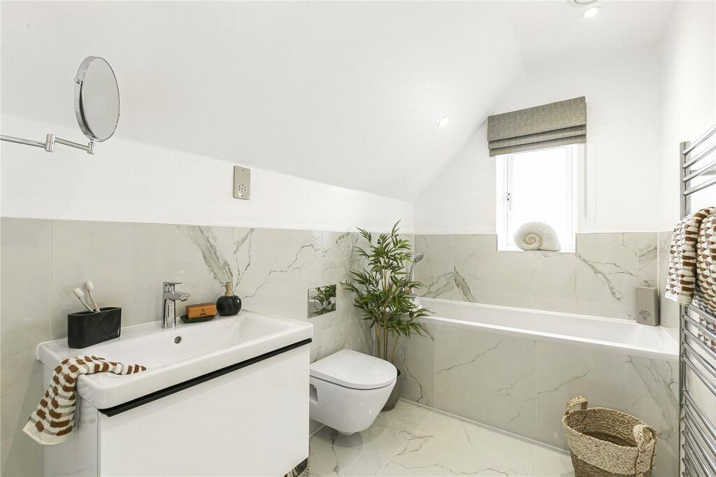 Additional property image - Kentish Lane, Essendon, Hertfordshire, AL9