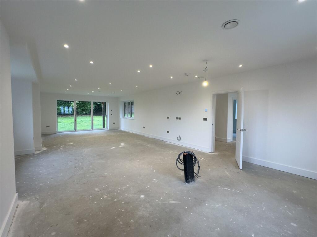Additional property image - Kentish Lane, Essendon, Hertfordshire, AL9