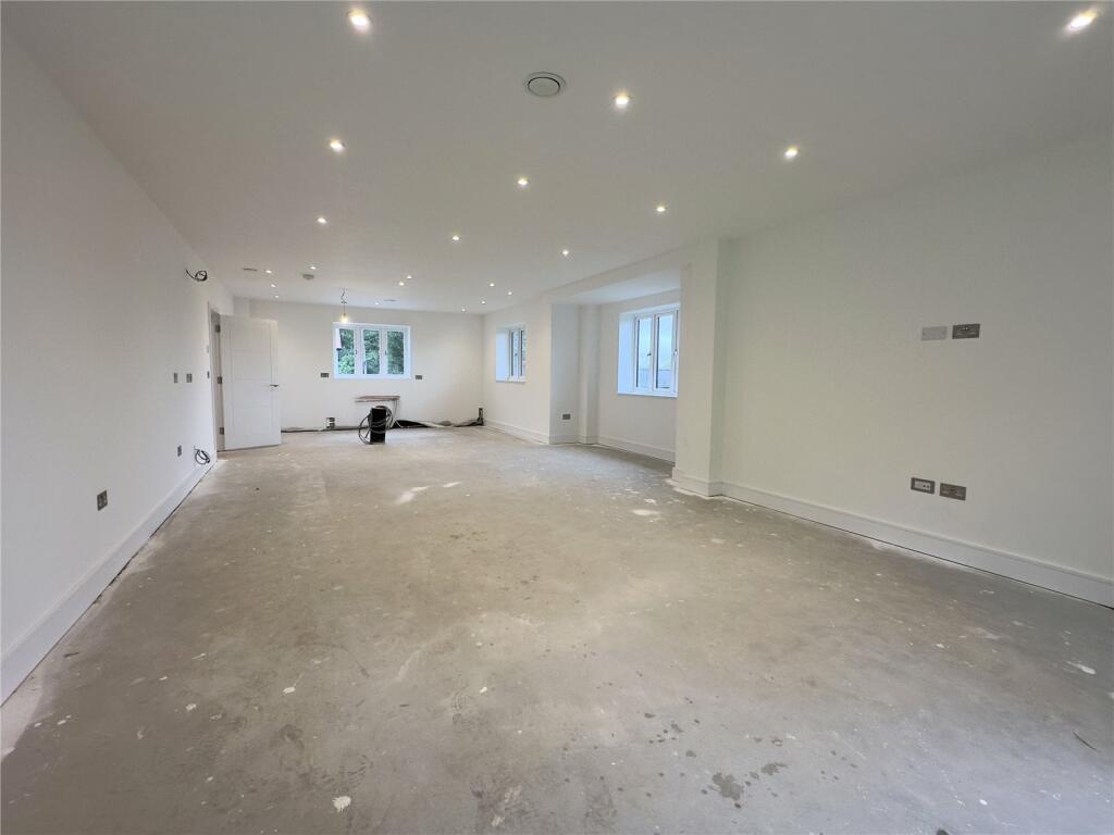 Additional property image - Kentish Lane, Essendon, Hertfordshire, AL9