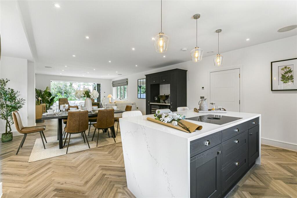 Additional property image - Kentish Lane, Essendon, Hertfordshire, AL9