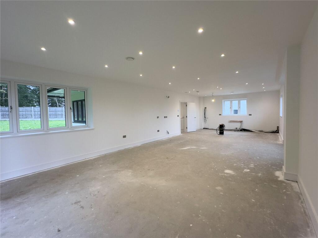 Additional property image - Kentish Lane, Essendon, Hertfordshire, AL9