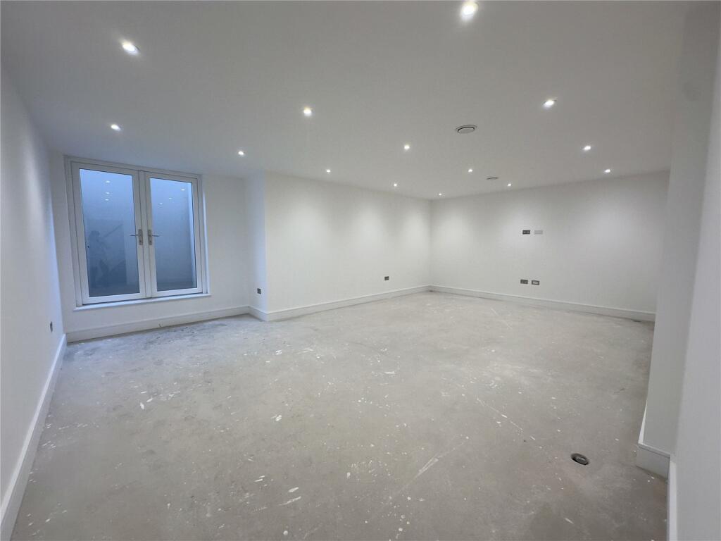 Additional property image - Kentish Lane, Essendon, Hertfordshire, AL9