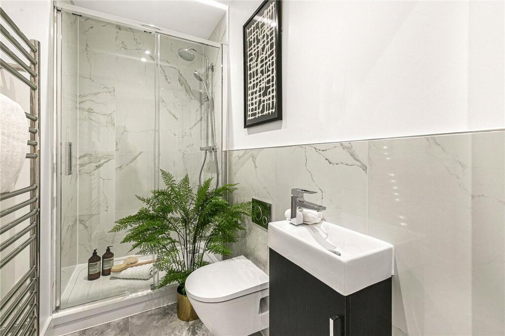 Additional property image - Kentish Lane, Essendon, Hertfordshire, AL9