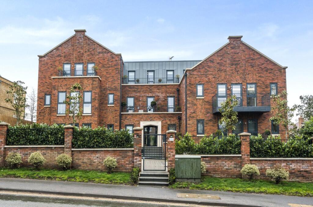 Main image of property: Watford Road, Radlett, Hertfordshire, WD7
