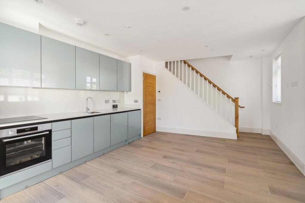 Main image of property: Grantham Road, London, W4