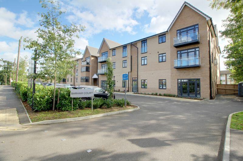 2 bedroom flat for sale in Barham Court, Cuffley, EN6