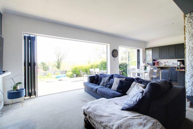 4 bedroom detached house for sale in Kingsmead, Cuffley, EN6