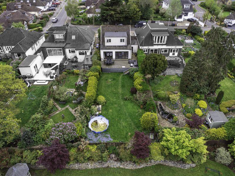 4 bedroom detached house for sale in Kingsmead, Cuffley, EN6